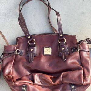Dooney & Bourke Brown Shoulder Bag with Gold Hardware and High-Quality Leather